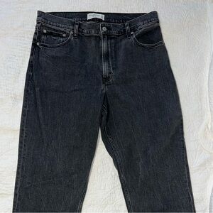 Abercrombie & Fitch Women's Black Wash The Mom High-Rise Jean (31/12L)